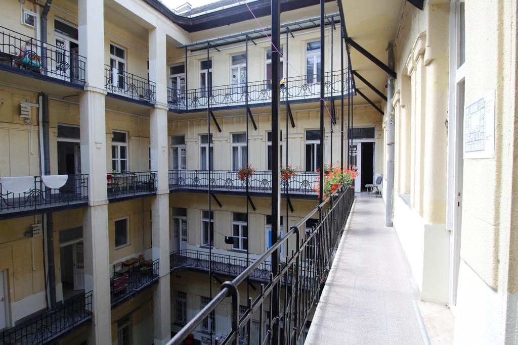 بودابست Dbc Hostel المظهر الخارجي الصورة