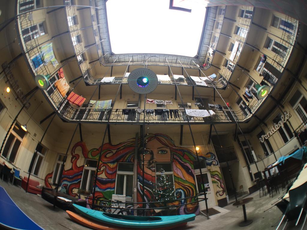 بودابست Dbc Hostel المظهر الخارجي الصورة