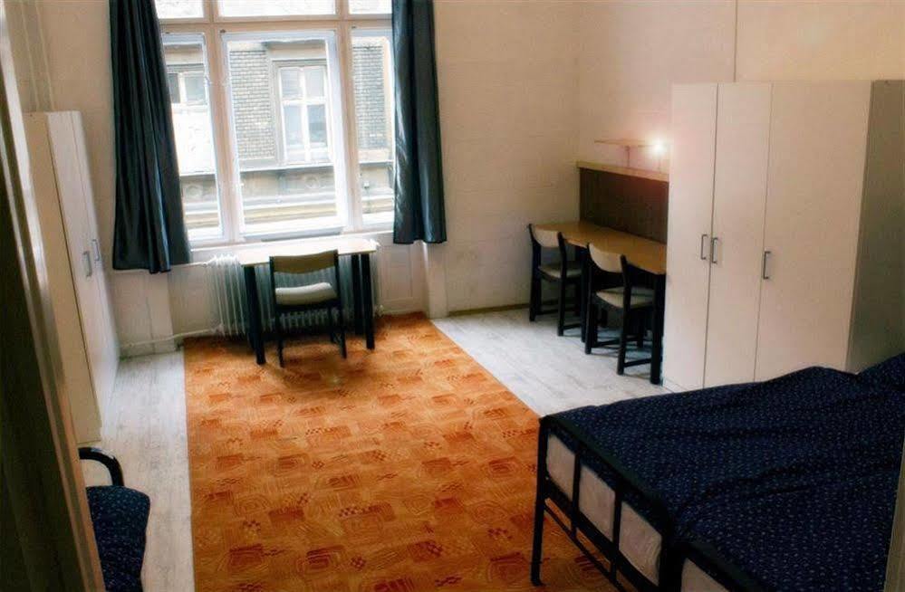 بودابست Dbc Hostel المظهر الخارجي الصورة